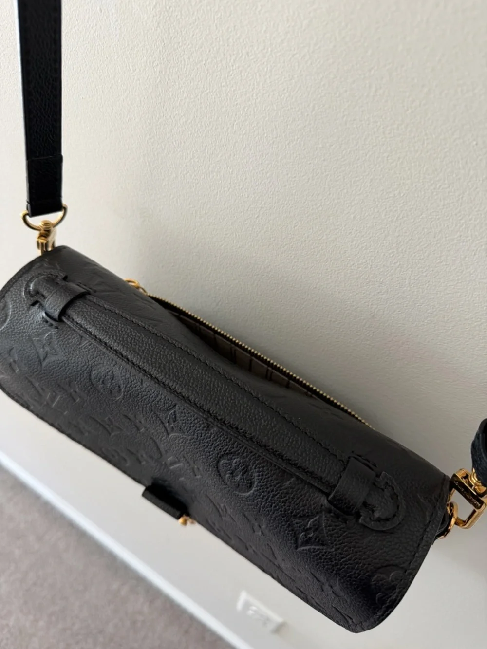 Louis Vuitton Black Embossed Monogram Pochette Métis bag with gold hardware - Picture 7 of 16